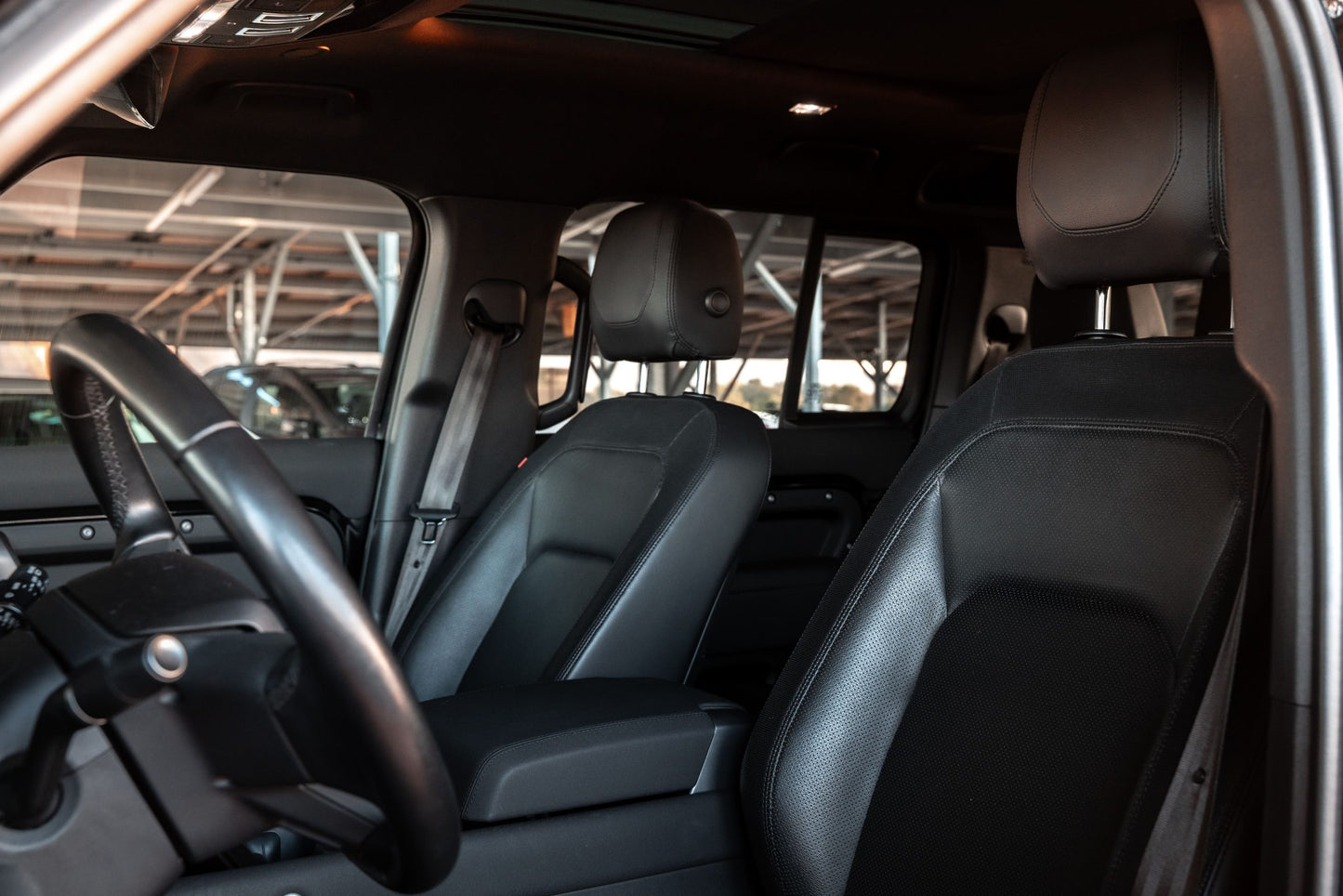 Location Voiture Genève Luxe - LAND ROVER DEFENDER 110