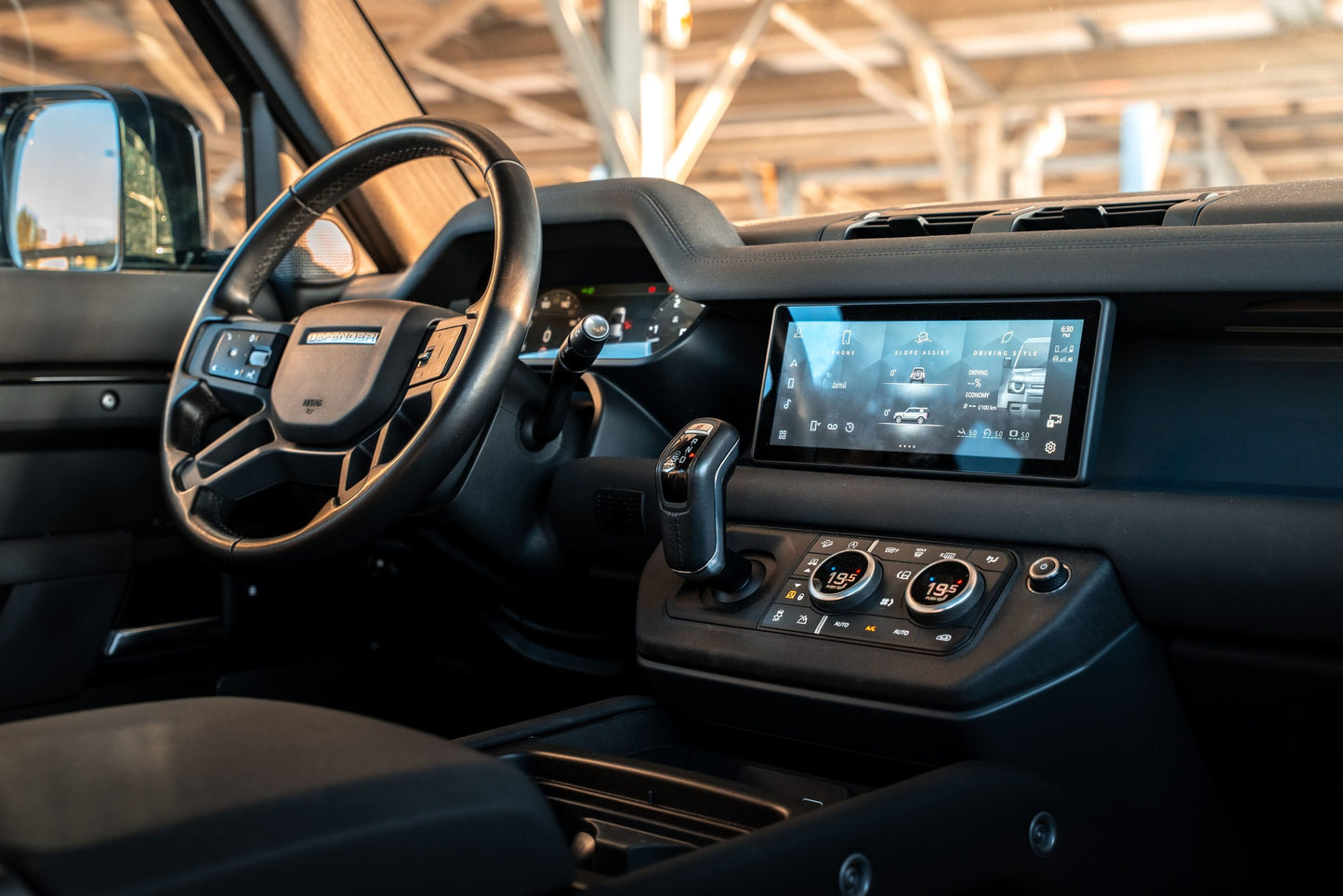 Location Voiture Genève Luxe - LAND ROVER DEFENDER 110