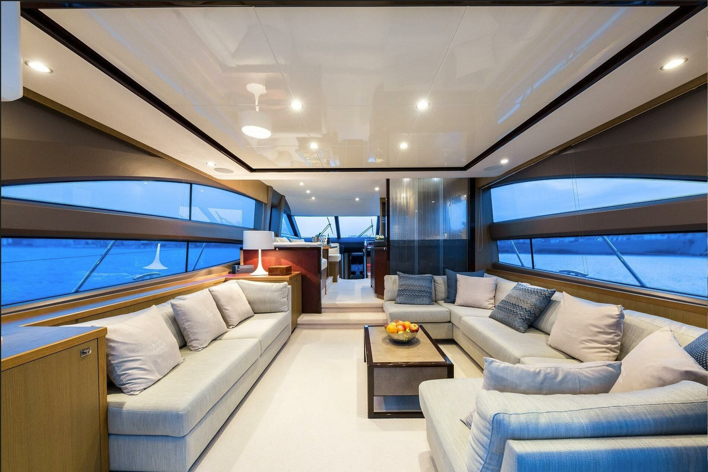 Location Yacht Cannes  - Princess V64 Fly