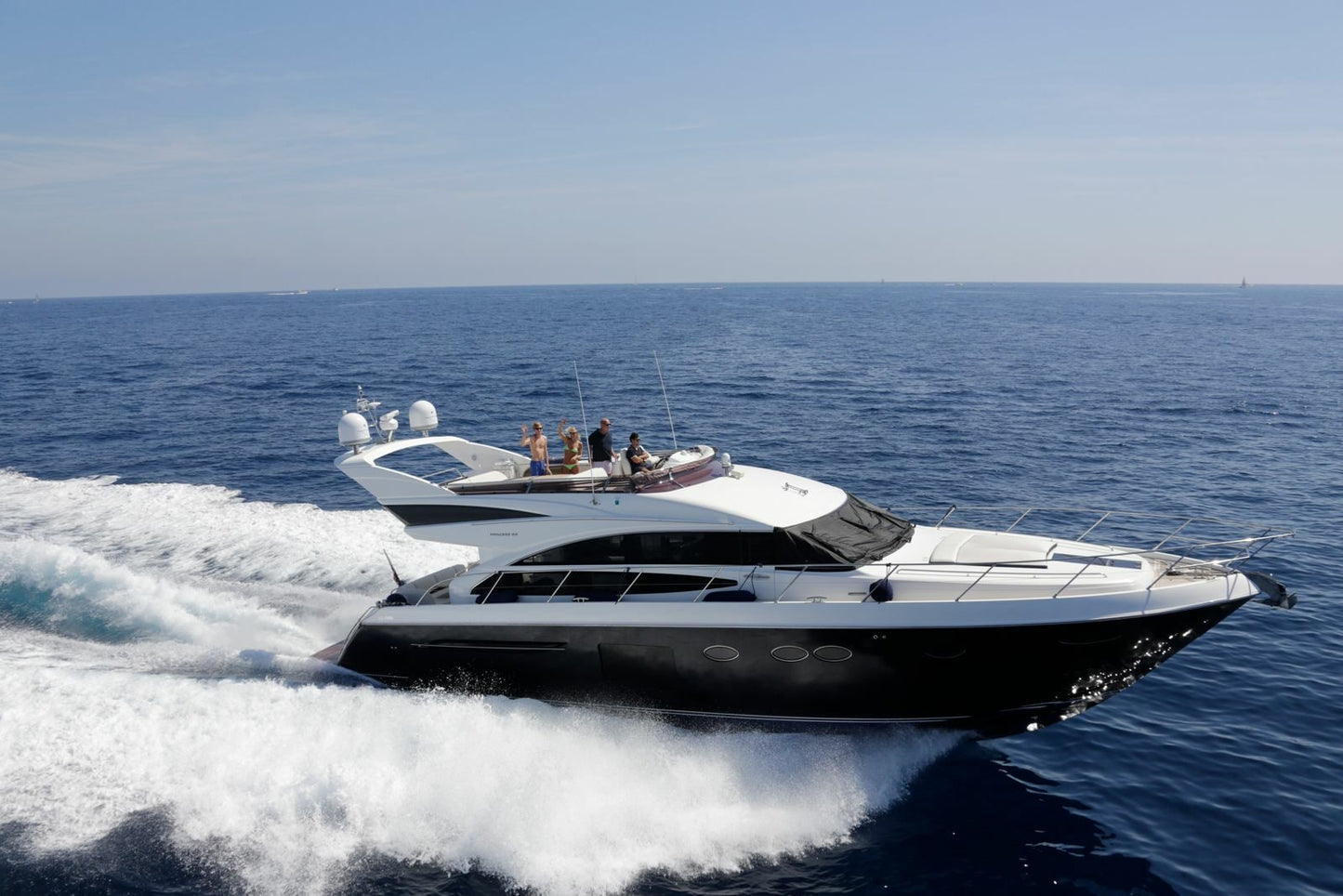 Location Yacht Cannes  - Princess V64 Fly