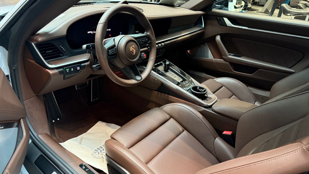 Porsche Rental Saint Tropez 992 Carrera 4 GTS - Luxury Car Hire St tropez